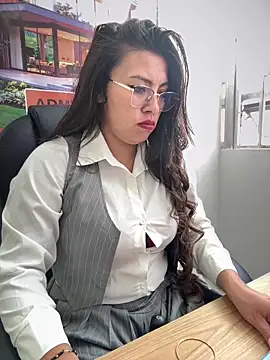 LIZ-06  online show from November 27, 2025, 12:51 pm