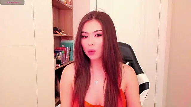 may mia online show from December 19, 2025, 3:30 pm