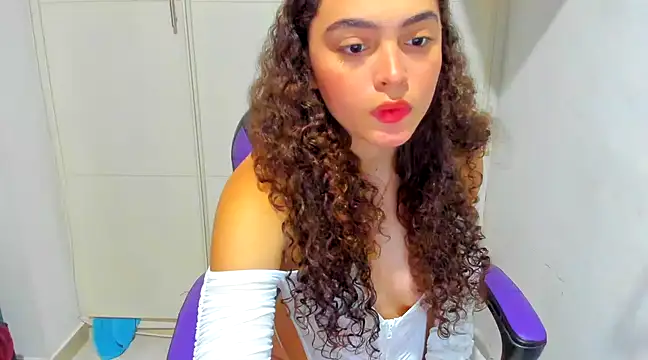 Lily anal squirt  online show from December 11, 2024, 8:18 pm