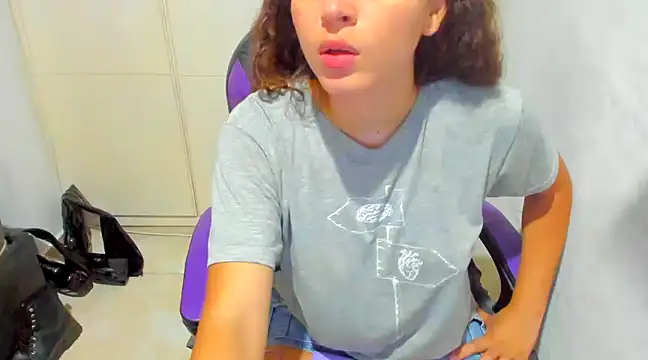 Lily anal squirt  online show from December 21, 2024, 7:27 pm