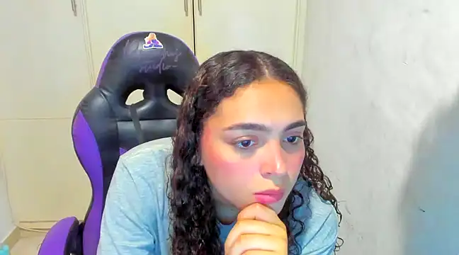 Lily anal squirt  online show from December 28, 2024, 8:25 pm