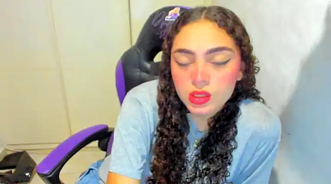 Lily anal squirt  online show from December 29, 2024, 8:04 pm