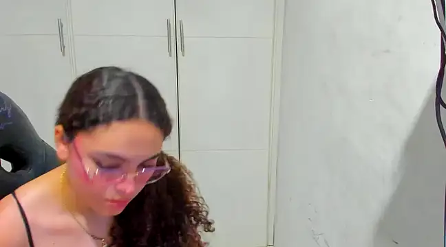 Lily anal squirt  online show from December 31, 2024, 12:00 am