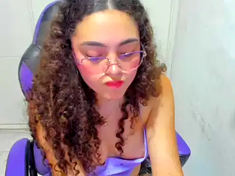 Lily anal squirt  online show from January 3, 2025, 11:01 pm