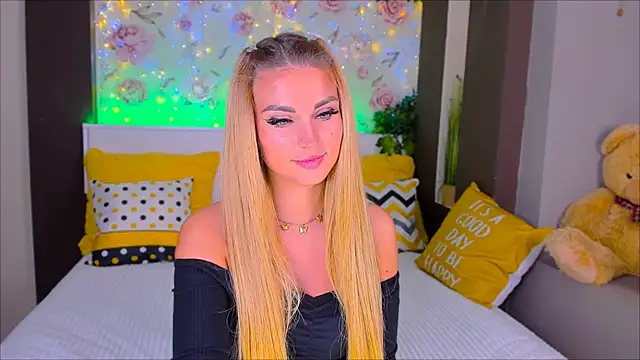 Snapshot of _UrLexxly chatting on February 10, 2025, 12:08 am UrLexxly online show from February 10, 2025, 12:08 am