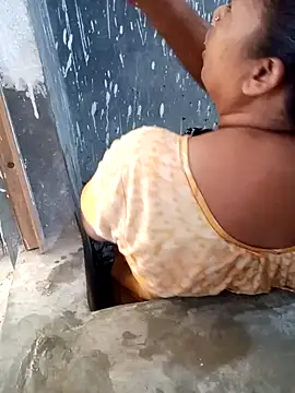 Hotty-rumi online show from October 28, 2025, 5:44 am