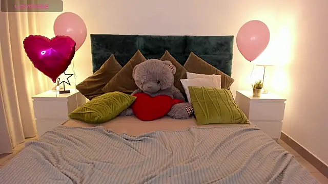 AmA lia  online show from March 6, 2025, 1:14 pm