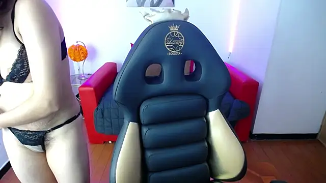 Lili Gomez  online show from January 21, 2025, 12:39 pm