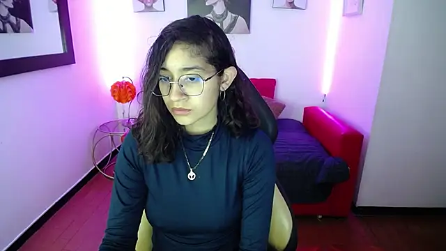 Lili Gomez  online show from January 23, 2025, 12:19 pm