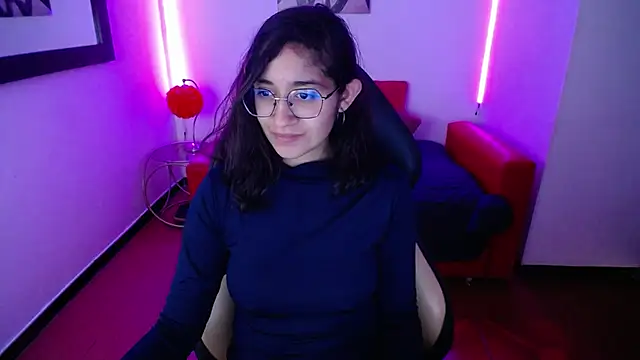 Lili Gomez  online show from January 23, 2025, 3:22 pm