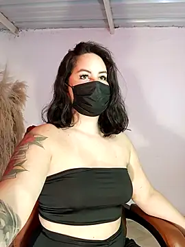 Aiunii1 online show from October 28, 2025, 1:36 pm