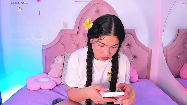 amandalee01 online show from January 10, 2026, 7:37 pm