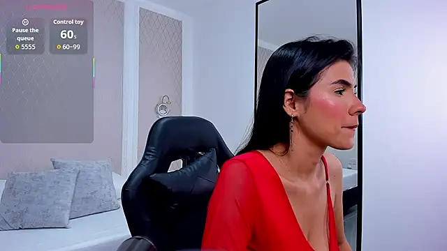 stephanya  online show from October 7, 2025, 2:31 am