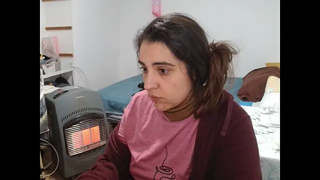 Ursumi1 online show from January 7, 2026, 9:28 pm