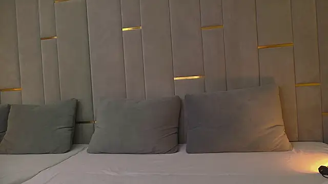 Ishtar Divine online show from January 14, 2025, 2:32 pm