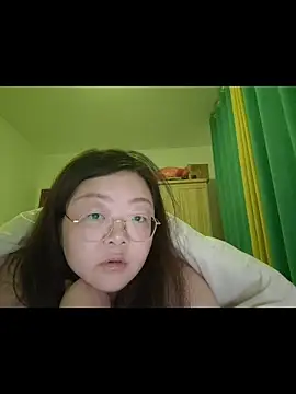 Weiwei5200 online show from November 17, 2025, 9:37 am