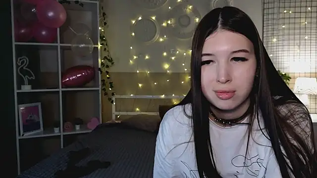 DellaRose online show from December 15, 2024, 6:29 am