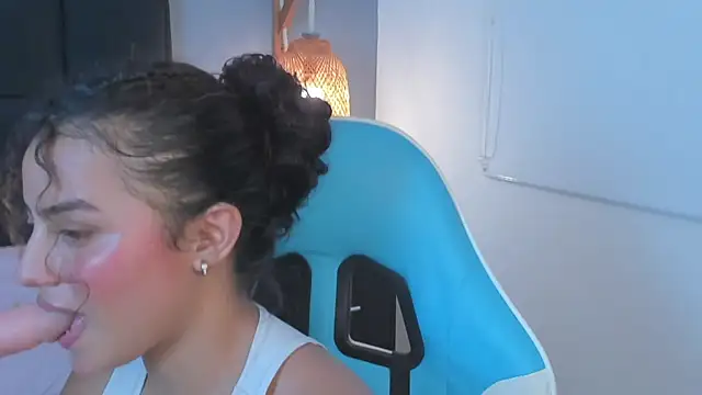 yaya23x online show from January 15, 2025, 10:24 pm