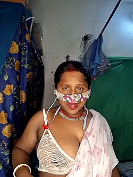 Snapshot of Real_Desi_Couple chatting on June 5, 2026, 5:40 pm Real Desi Couple online show from June 5, 2026, 5:40 pm