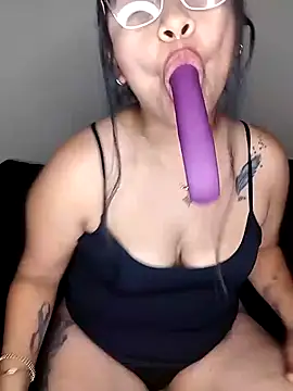 ineliveca online show from January 3, 2025, 4:33 am