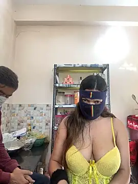 HoneyBearCpl online show from February 2, 2025, 8:57 am