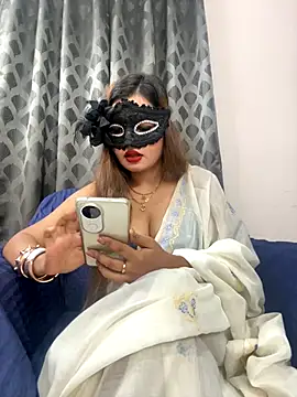 HoneyBearCpl online show from September 26, 2025, 3:38 pm