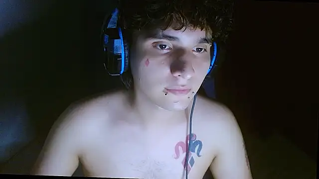 Charley quin online show from April 16, 2026, 11:29 pm