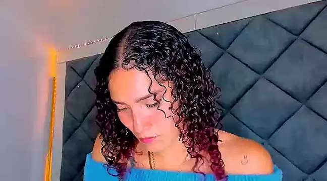 Nellyhills online show from February 1, 2025, 8:26 pm