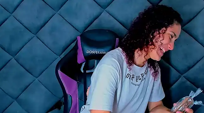 Nellyhills online show from February 7, 2025, 10:52 pm