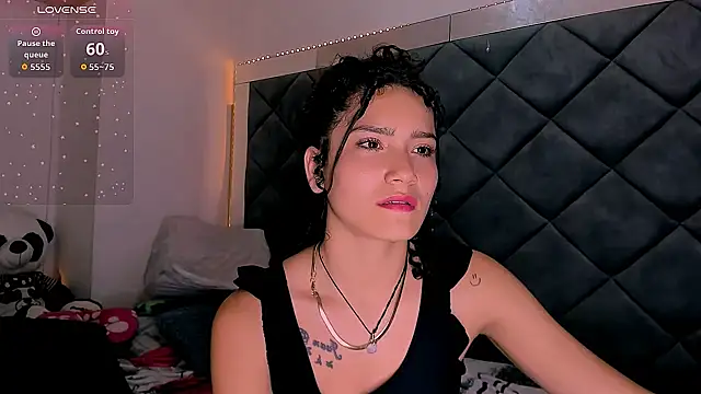 Nellyhills online show from October 5, 2025, 12:53 am