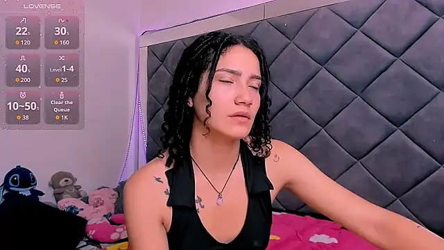 Nellyhills online show from November 14, 2025, 1:54 pm