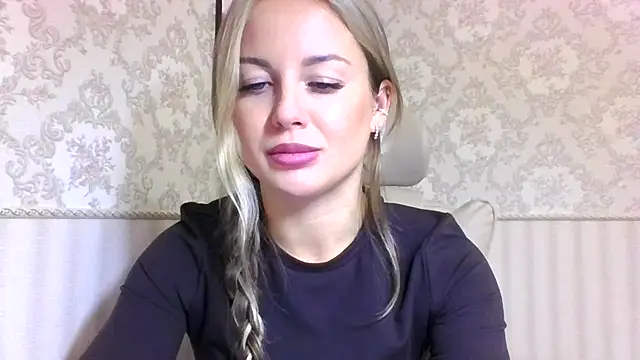 jennifer838 online show from October 8, 2025, 2:58 pm