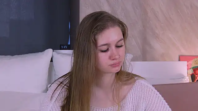 EllieHayes online show from September 8, 2025, 2:16 pm