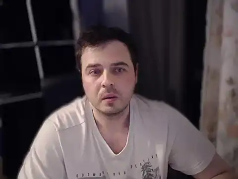 Snapshot of CuteMan33 chatting on February 28, 2026, 10:44 pm CuteMan33 online show from February 28, 2026, 10:44 pm