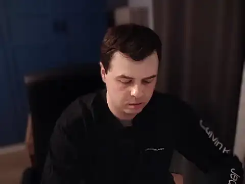 Snapshot of CuteMan33 chatting on March 8, 2026, 11:30 pm CuteMan33 online show from March 8, 2026, 11:30 pm