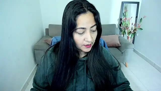 Adele Sweett online show from November 4, 2025, 10:14 am