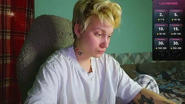 esajukyy online show from December 15, 2024, 12:49 pm