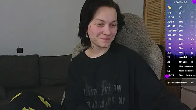 esajukyy online show from April 21, 2026, 3:07 pm