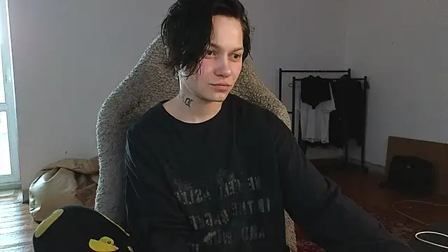 esajukyy online show from June 6, 2026, 12:43 pm