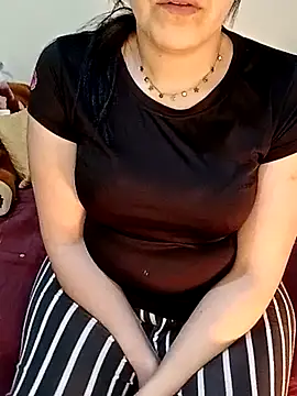 ShadiaStar online show from March 19, 2025, 8:00 pm