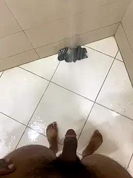 Lahcene online show from October 13, 2025, 5:46 pm