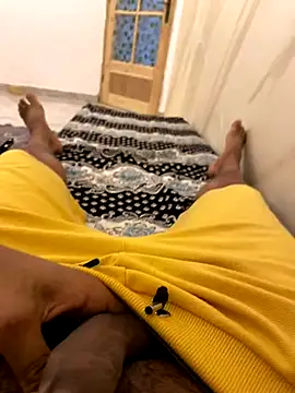 Lahcene online show from November 6, 2025, 6:31 pm