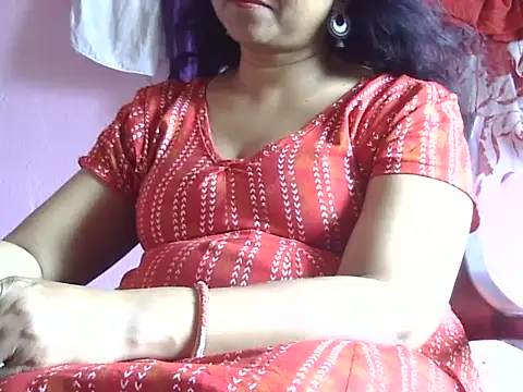 Snapshot of Suhana-sapna chatting on June 19, 2026, 5:01 am Suhana-sapna online show from June 19, 2026, 5:01 am