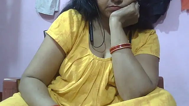 Snapshot of Suhana-sapna chatting on July 5, 2026, 5:20 pm Suhana-sapna online show from July 5, 2026, 5:20 pm