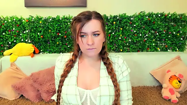 liya gorgeous online show from December 22, 2024, 11:22 am