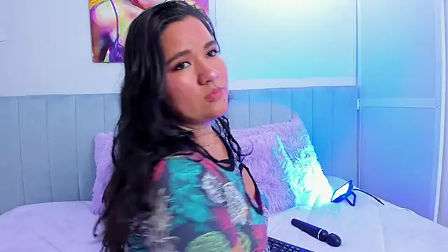 natasha adams22 online show from November 20, 2025, 2:23 am