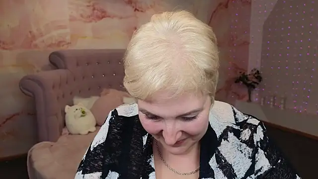 Sandra Snow online show from December 19, 2024, 10:13 am