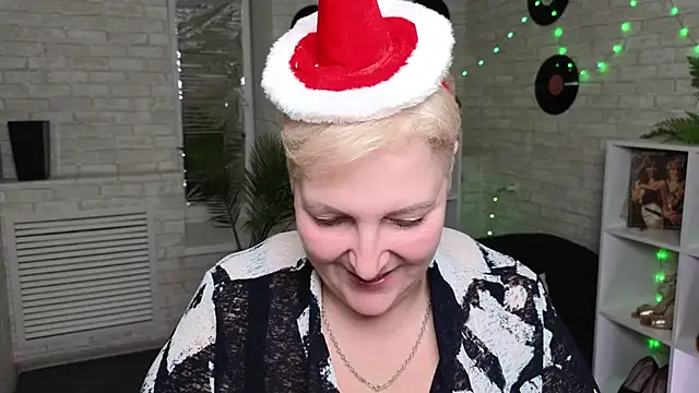 Sandra Snow online show from December 24, 2024, 9:44 pm
