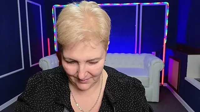 Sandra Snow online show from December 27, 2024, 9:43 pm