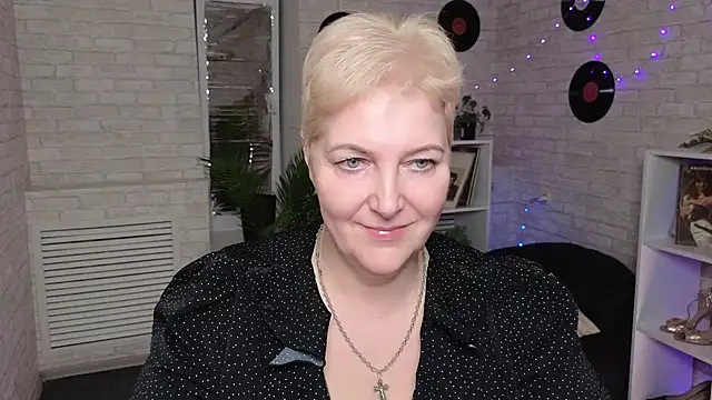 Sandra Snow online show from December 28, 2024, 3:48 pm
